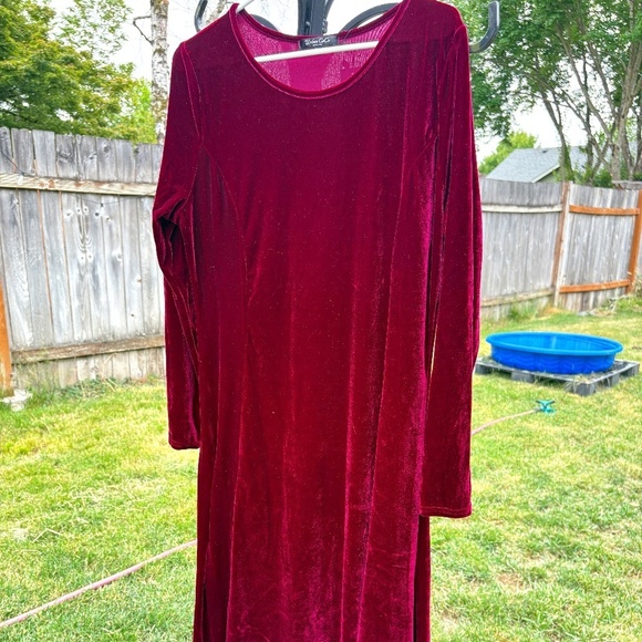 Red Velvet Dress- Brand New Never Worn - XXL - Picture 1 of 2